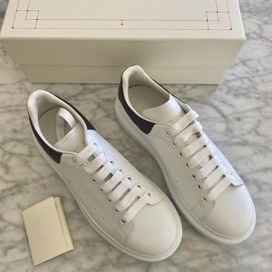 NEW Oversized Sneaker in White & Black Alexander McQueen